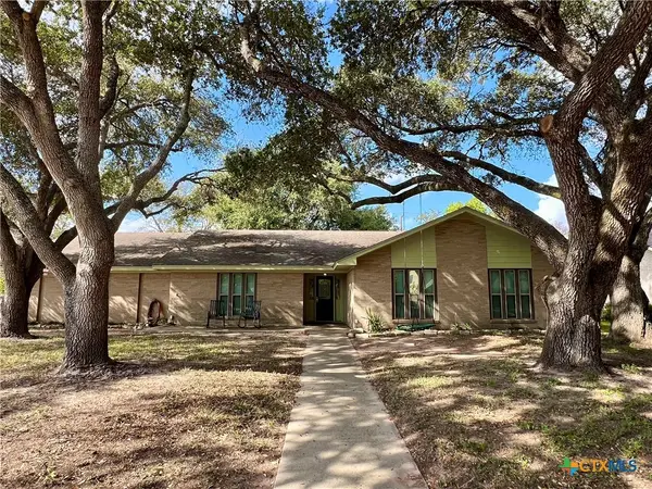 303 Birchwood Drive, Victoria, TX 77901