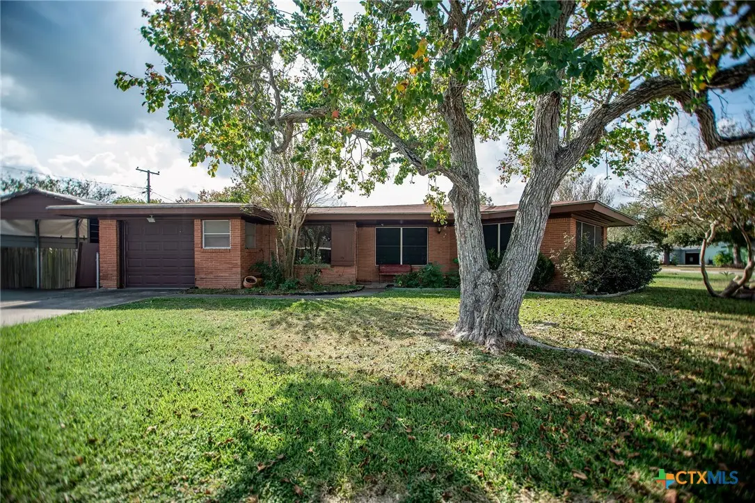 218 Burnet Street, Port Lavaca, TX 77979 - Image #1