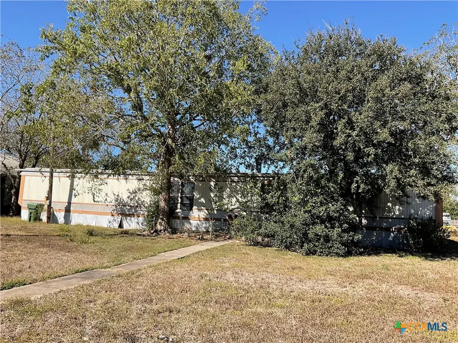 310 Stockdale Street, Cuero, TX 77954 - Image #3