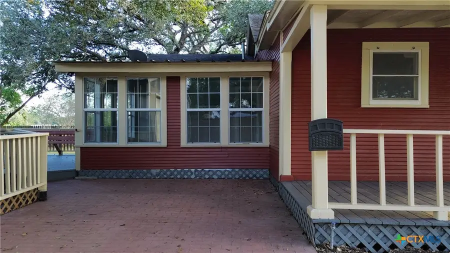859 Refugio Highway, Victoria, TX 77905 - Image #2
