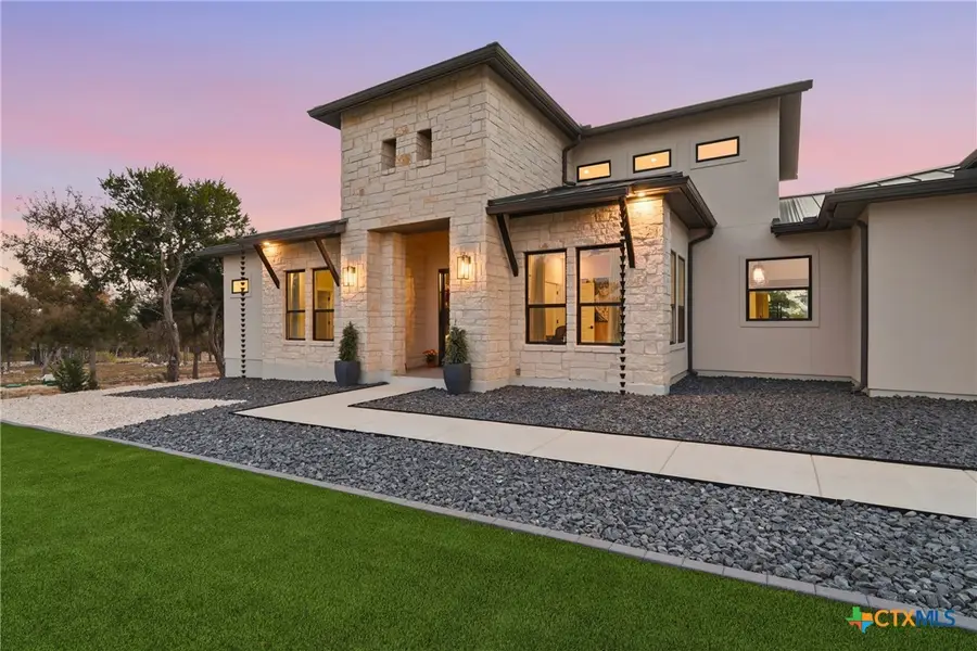 5721 Dry Comal Drive, New Braunfels, TX 78132 - Image #2