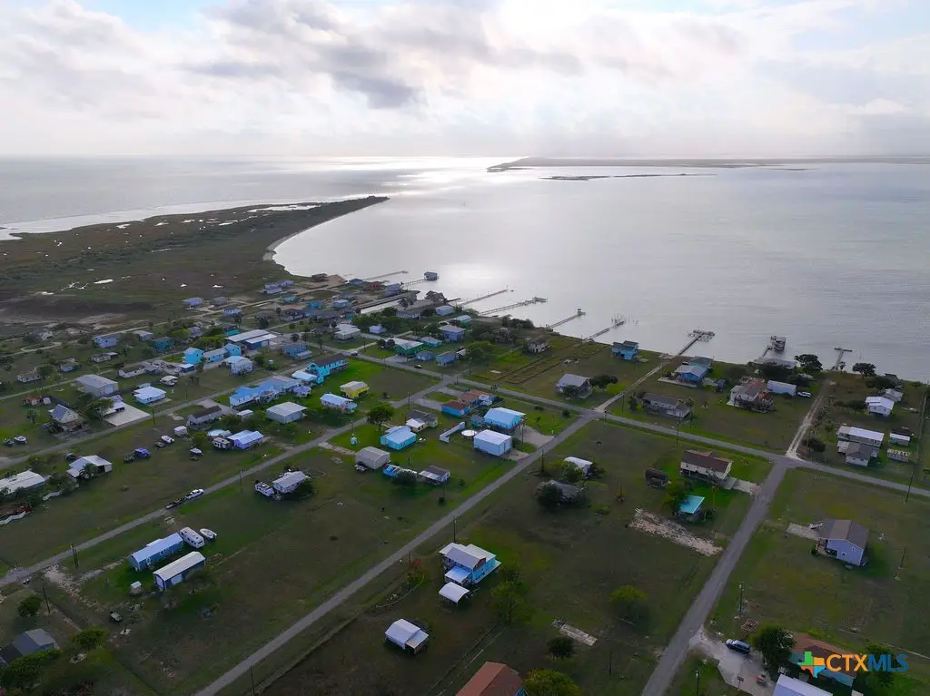 8 Mesquite Street, Palacios, TX 77465 - Image #1