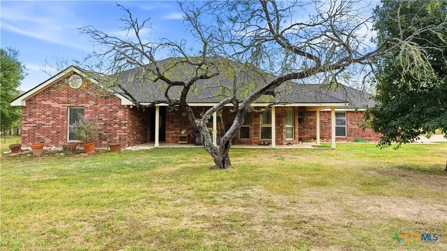 195 Cheyenne Lane, Kingsbury, TX 78638 - Image #2