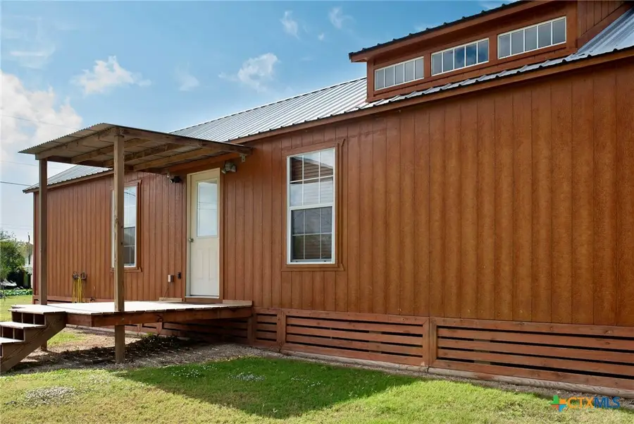 1101 W Houston Avenue, Seadrift, TX 77983 - Image #3