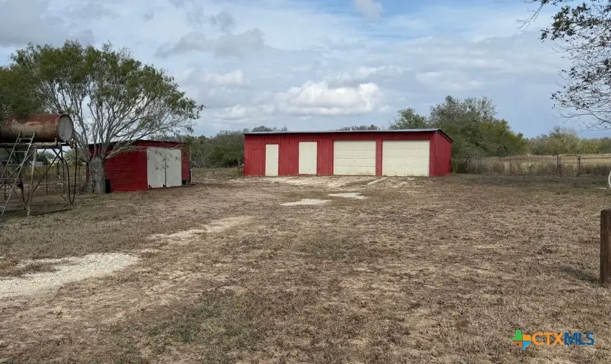 4689 County Road 302, Runge, TX 78151 - Image #3