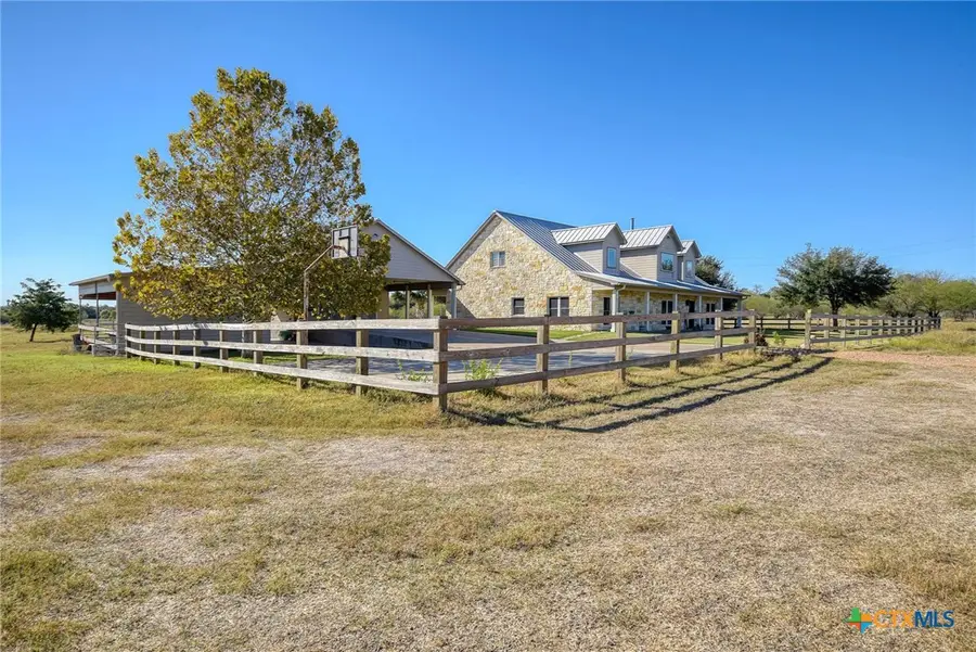 321 County Road 351a, Shiner, TX 77984 - Image #3