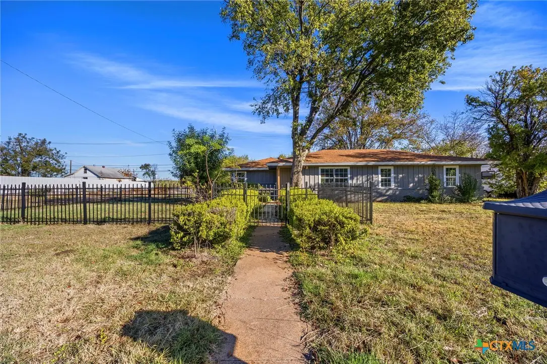 301 E Cherokee Drive, Harker Heights, TX 76548 - Image #1