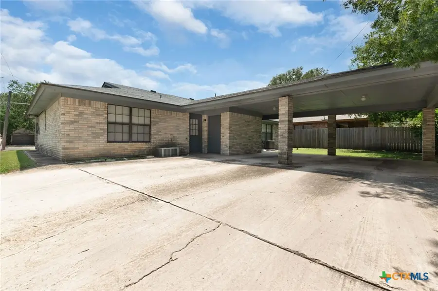 307/309 W 2nd Street, Lampasas, TX 76550 - Image #3