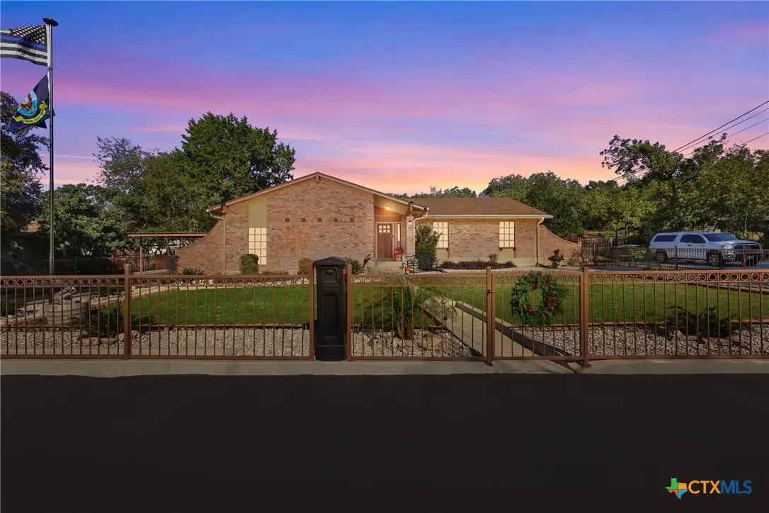 7339 Shady Hollow Lane, San Antonio, TX 78255 - Image #1