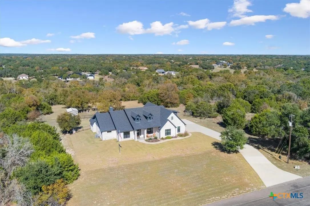 1250 E Creekview Drive, Salado, TX 76571 - Image #1