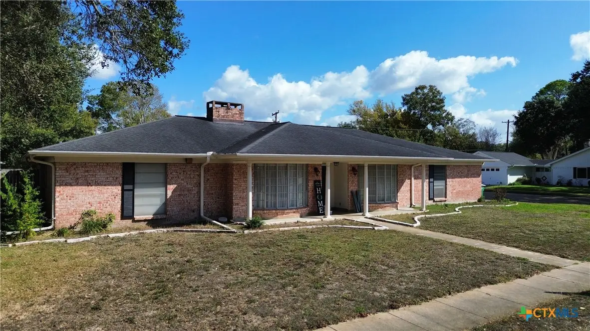 111 Dover Dell, Victoria, TX 77904 - Image #1