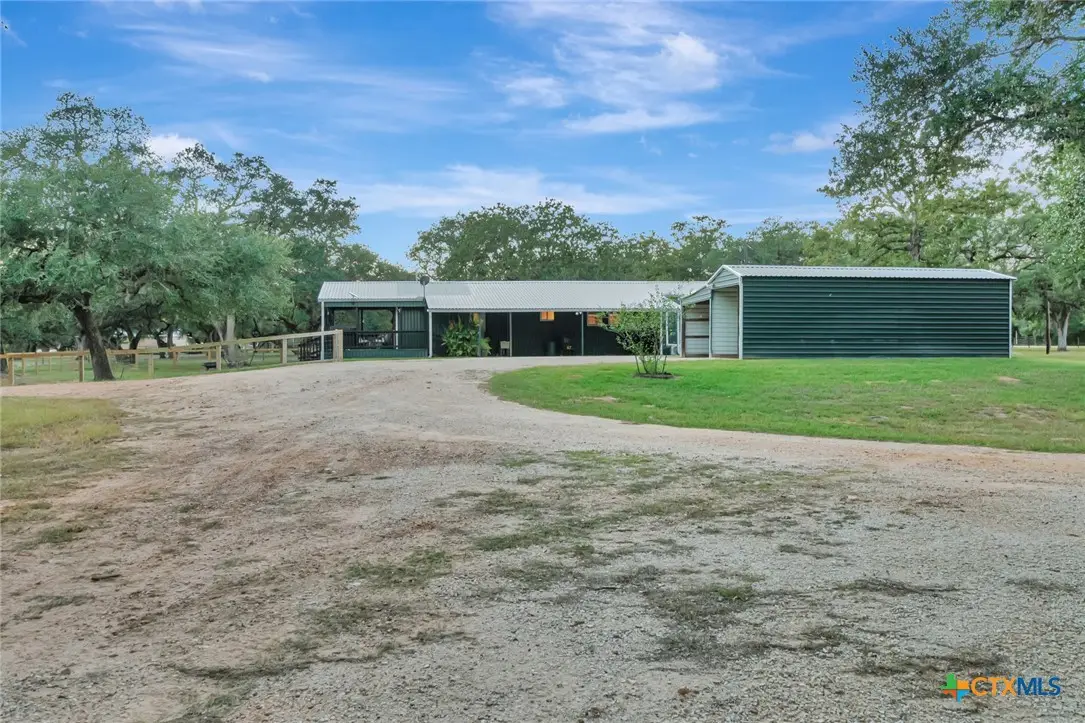 413 Private Road 1051, Hallettsville, TX 77964 - Image #1