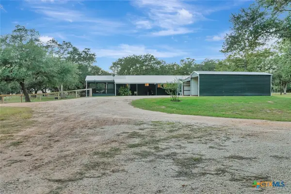 413 Private Road 1051, Hallettsville, TX 77964