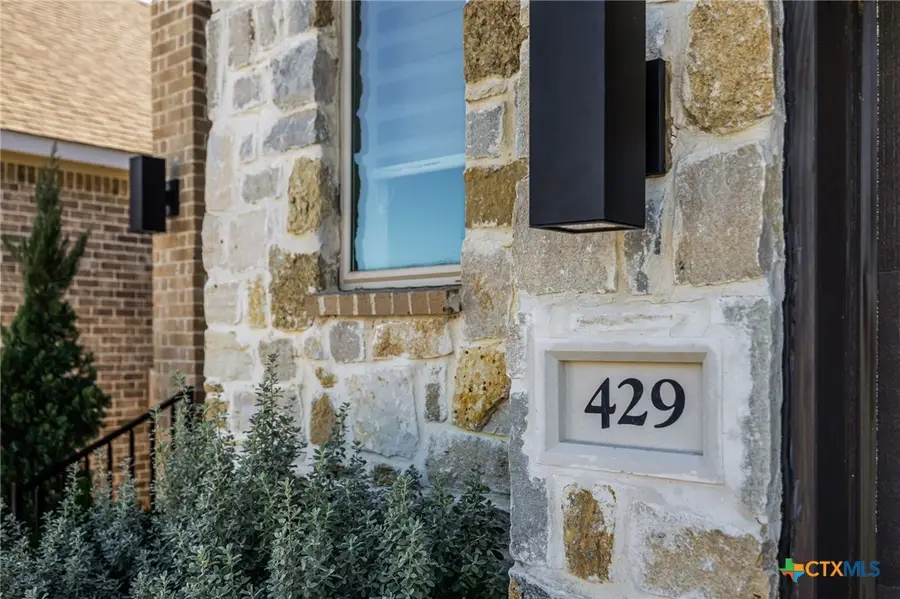 429 Juana Way, New Braunfels, TX 78132 - Image #2