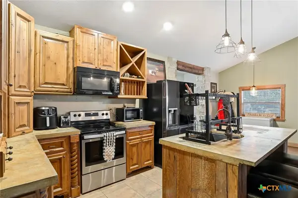 340 Rio Oak, Pipe Creek, TX 78063