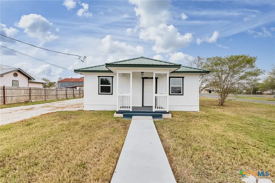 610 N Fair Street, Gonzales, TX 78629 - Image #1