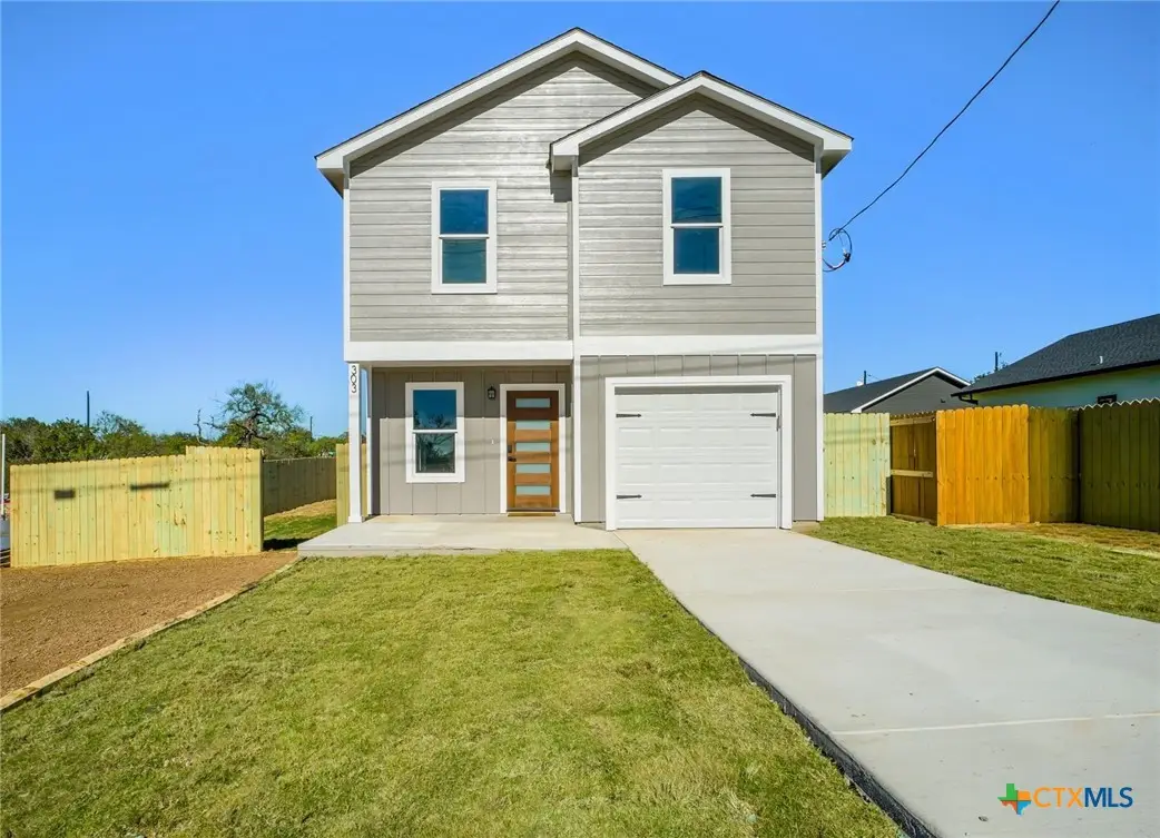 303 Cedarhill Drive, Marble Falls, TX 78654 - Image #1