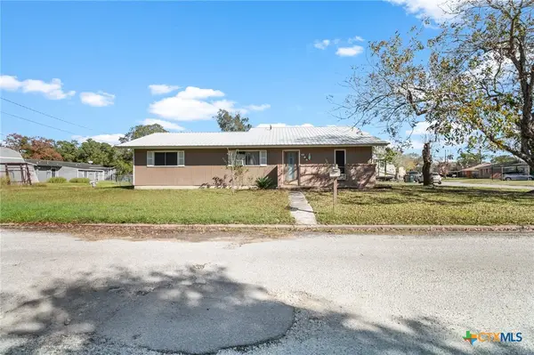 614 Sarah Street, Edna, TX 77957