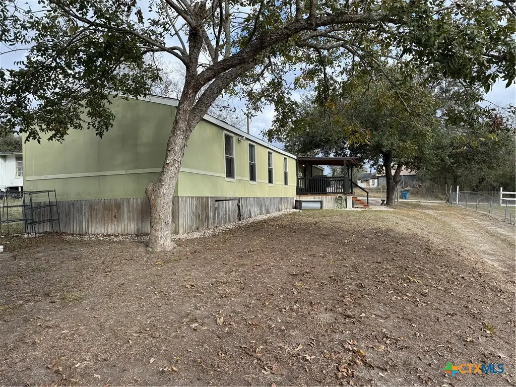 107 Dallas Street, Goliad, TX 77963 - Image #1