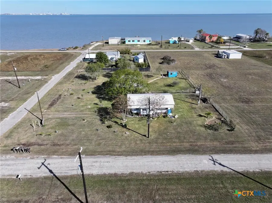 63 W Harley Lane, Port Lavaca, TX 77979 - Image #3