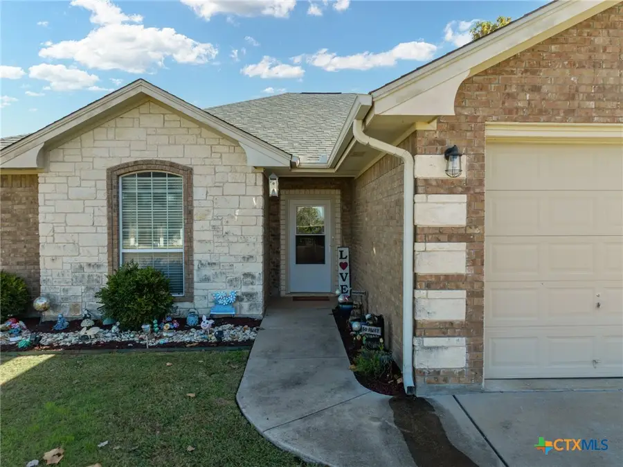 210 Lakewood Drive, Gatesville, TX 76528 - Image #2