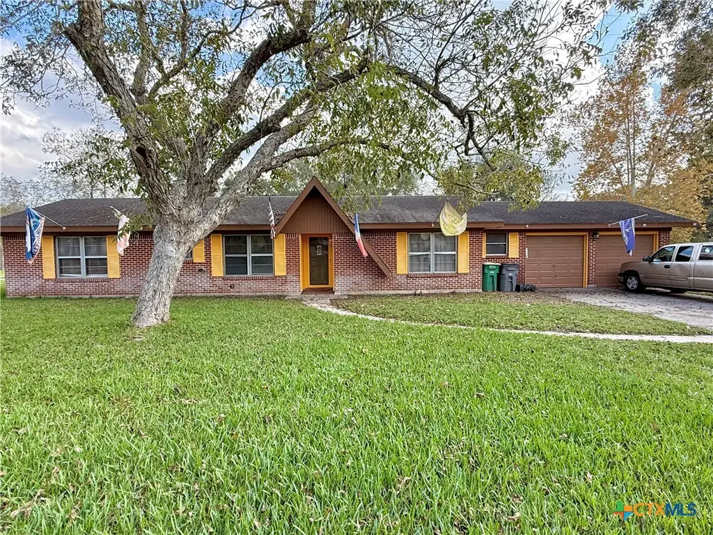 301 Angus Street, Victoria, TX 77904 - Image #1