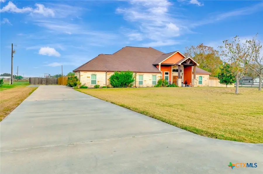 20 Stone Meadow Drive, Victoria, TX 77905 - Image #3