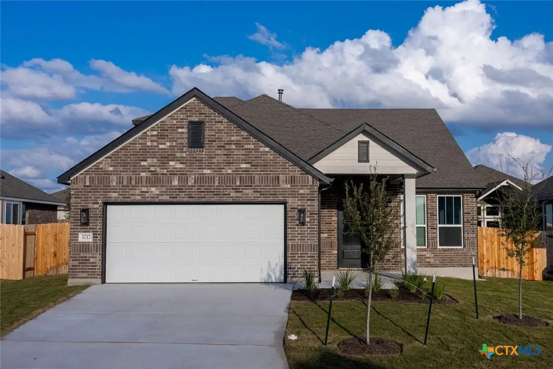 3717 Pin Oak Hills, Seguin, TX 78155 - Image #1