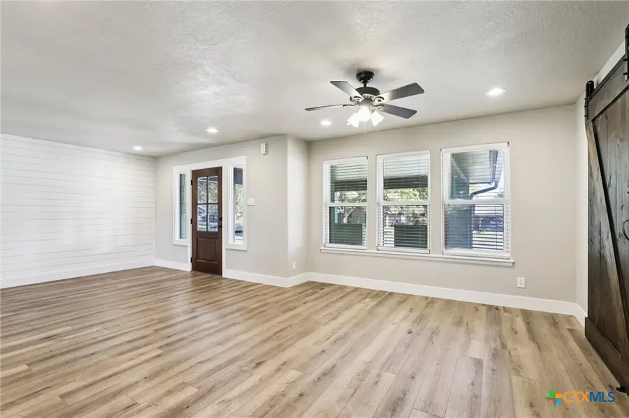 786 Renee Street, Seguin, TX 78155 - Image #3