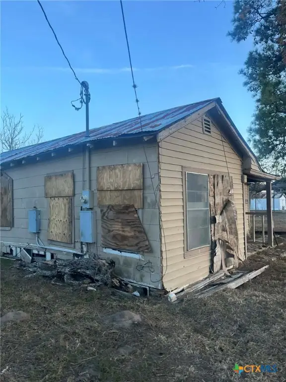 409 Dahlman Street, Cuero, TX 77954 - Image #2