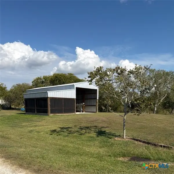 4836 County Road 328, Vanderbilt, TX 77969