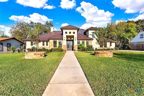 1309 E Street, Floresville, TX 78114