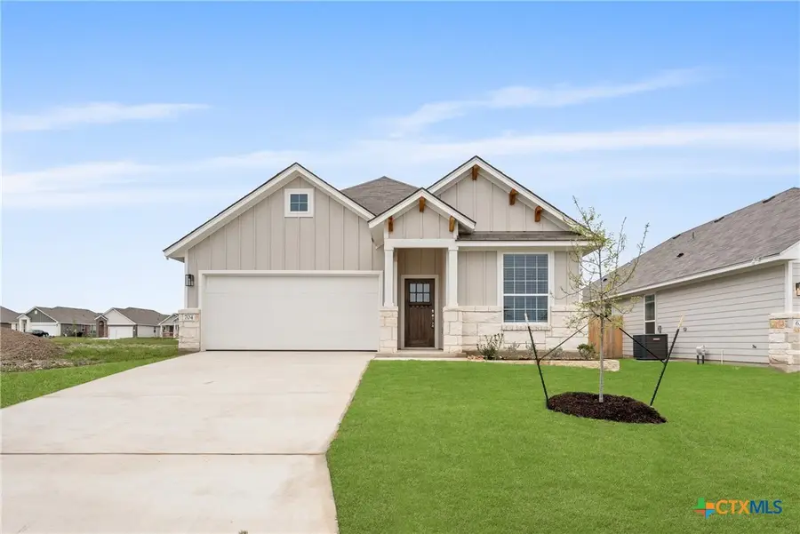 704 Seven Springs Drive, Temple, TX 76502 - Image #2