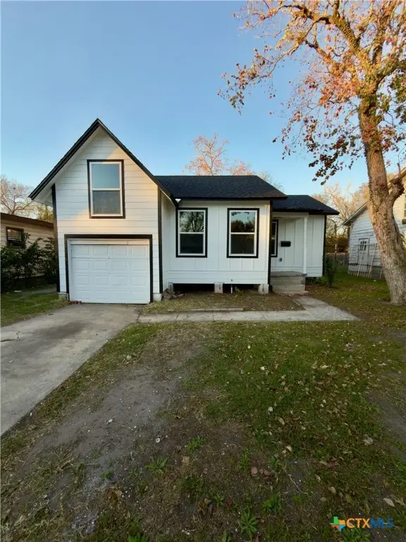 1312 E Anaqua Avenue, Victoria, TX 77901 - Image #1