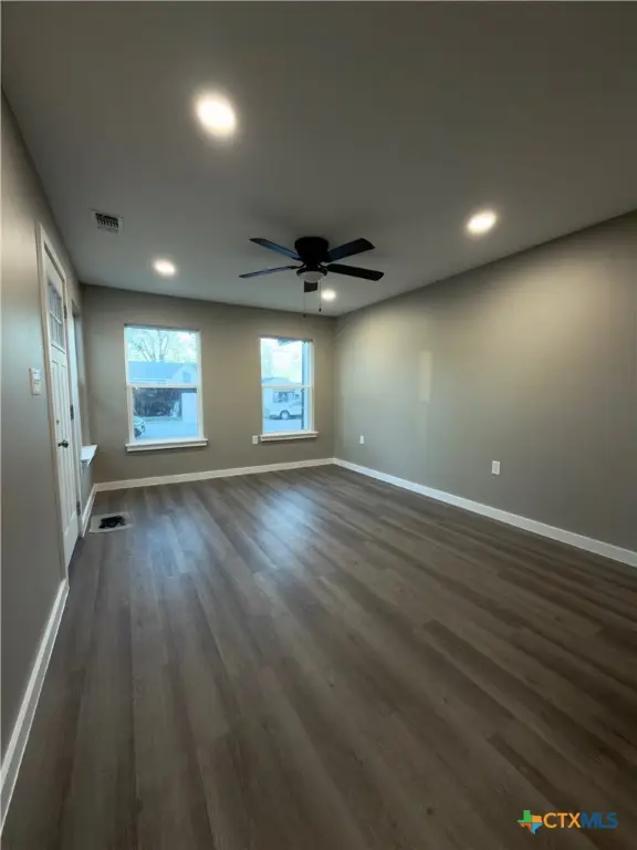 1312 E Anaqua Avenue, Victoria, TX 77901 - Image #3