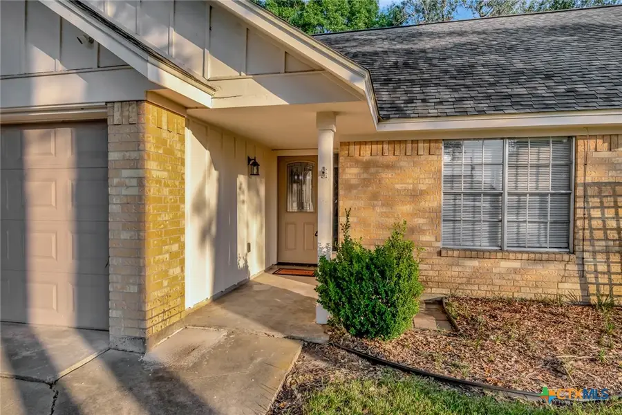 111 Concord Lane, Victoria, TX 77901 - Image #2