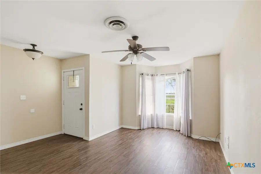 680 E Frontage Road, Victoria, TX 77905 - Image #3