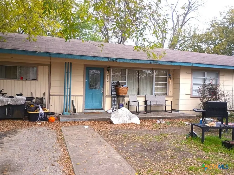 212 E Rosemary Drive, Seguin, TX 78155 - Image #2