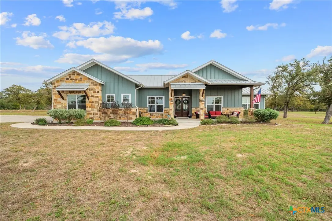 1665 Sunflower Trail, Luling, TX 78648 - Image #1