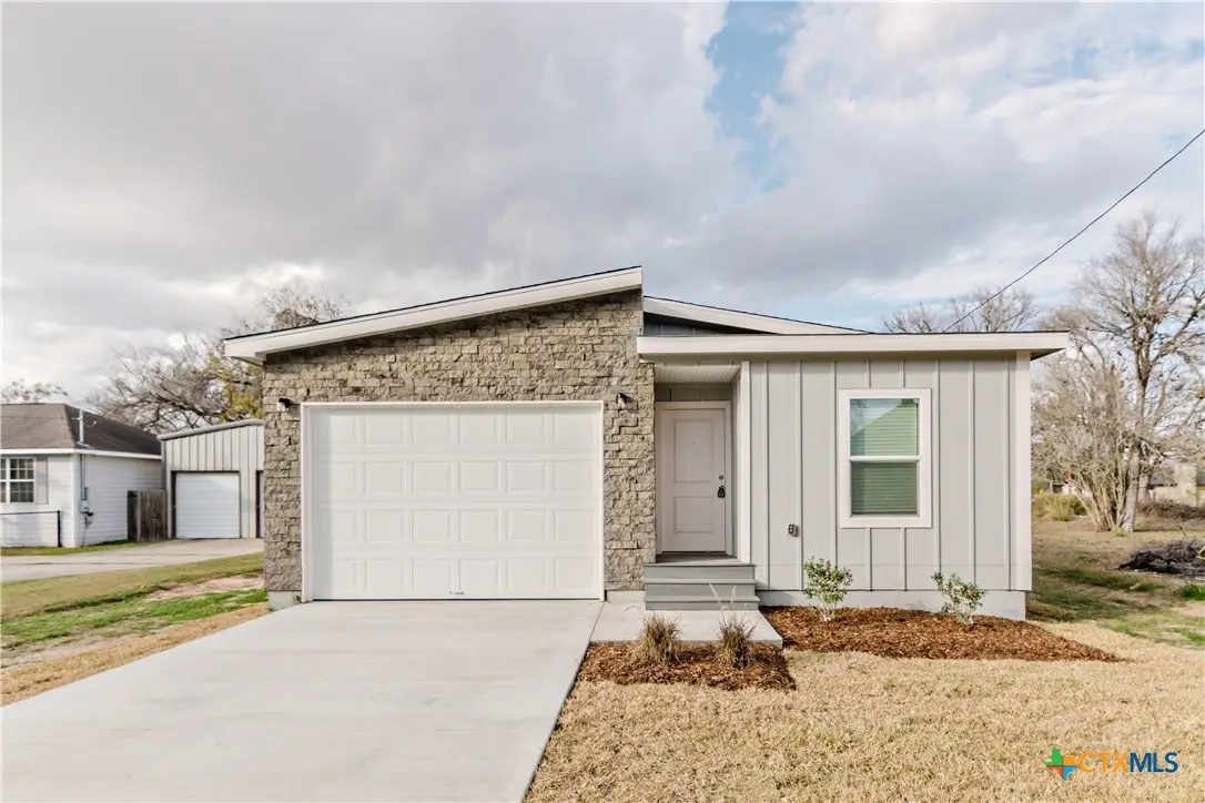 404 Bridge Street, Cuero, TX 77954 - #1