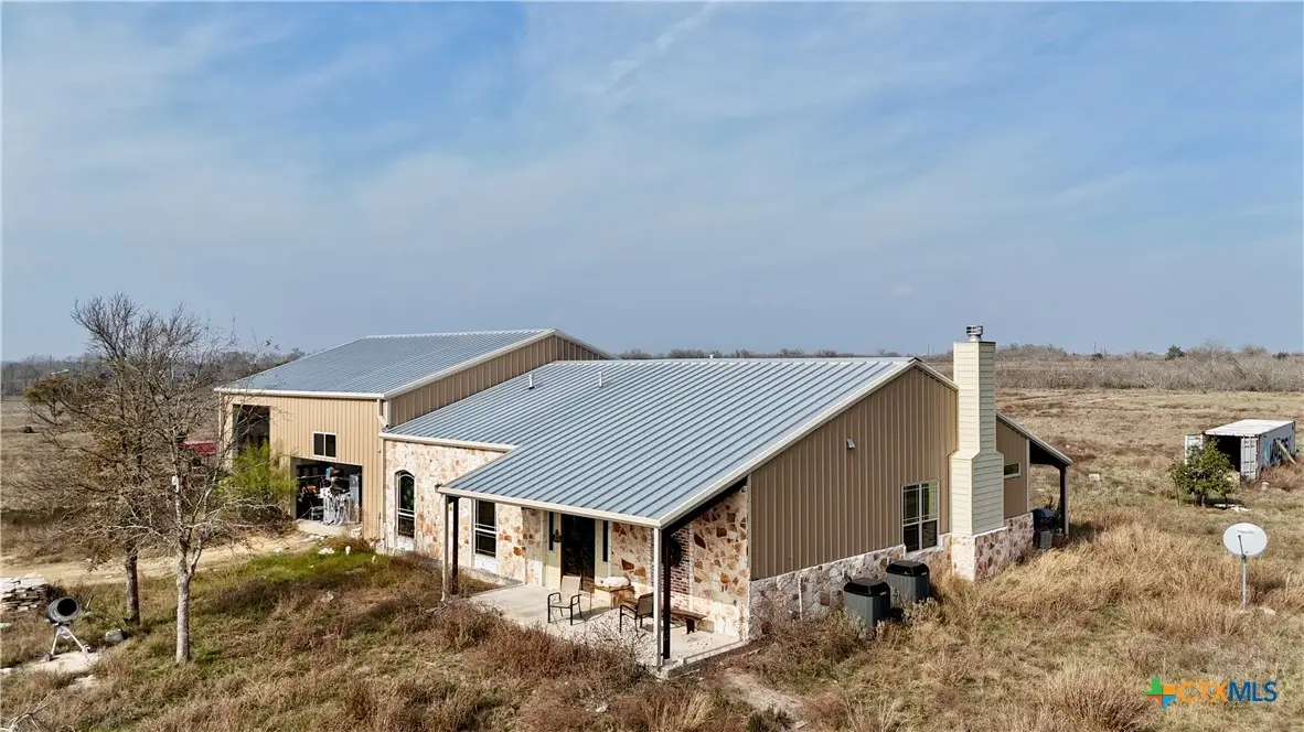 326 County Road 451, Waelder, TX 78959 - Image #1