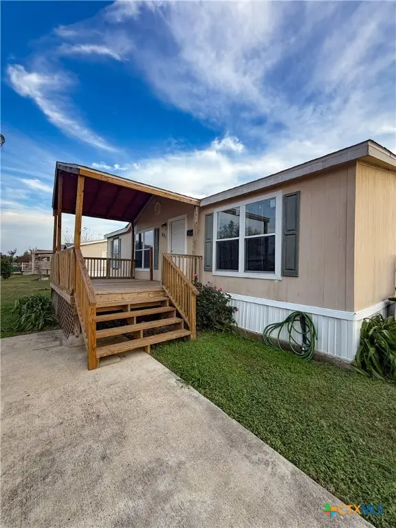 801 E Mesquite Lane, Victoria, TX 77901 - Image #2