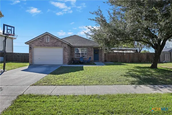 213 Chisholm Trail, Seguin, TX 78155