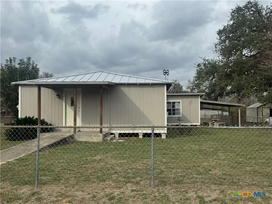 312 Keller Street, Cuero, TX 77954 - Image #3