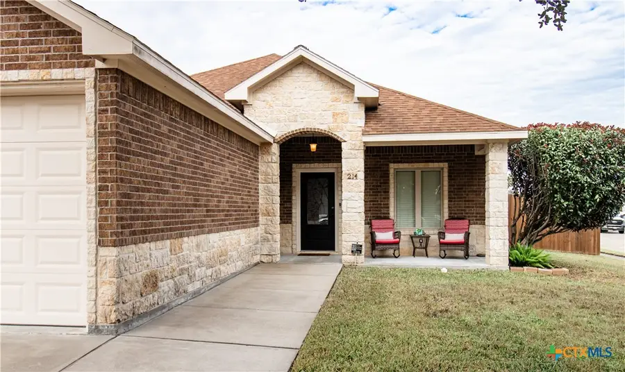 214 Windwood Lane, Victoria, TX 77904 - Image #2