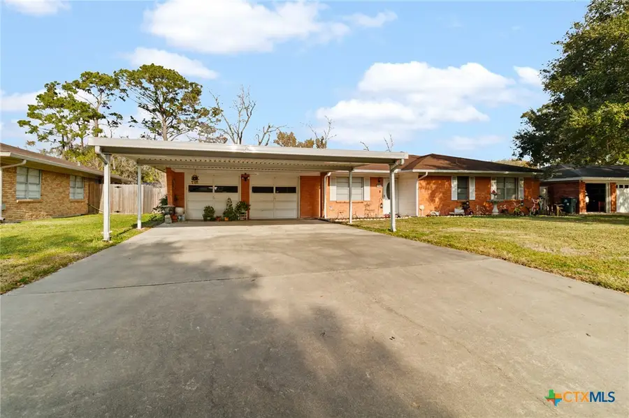 507 Suzanne Street, Edna, TX 77957 - #2