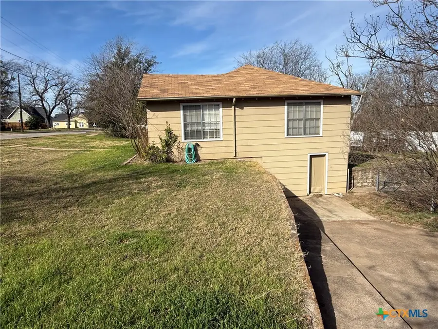 609 E Henry, Hamilton, TX 76531 - #3