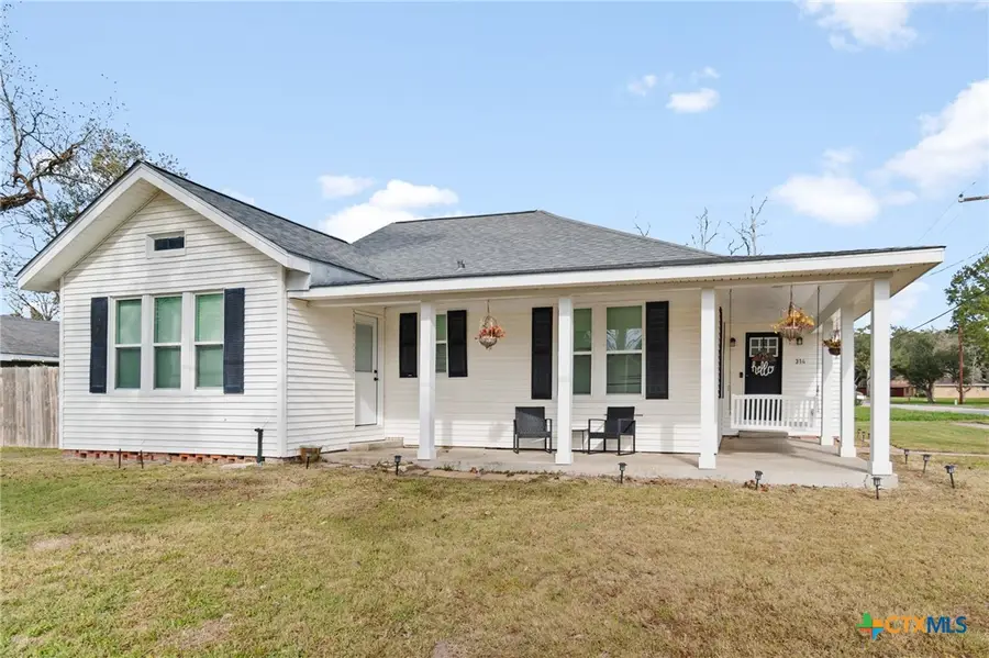 314 W Brackenridge Street, Edna, TX 77957 - #2
