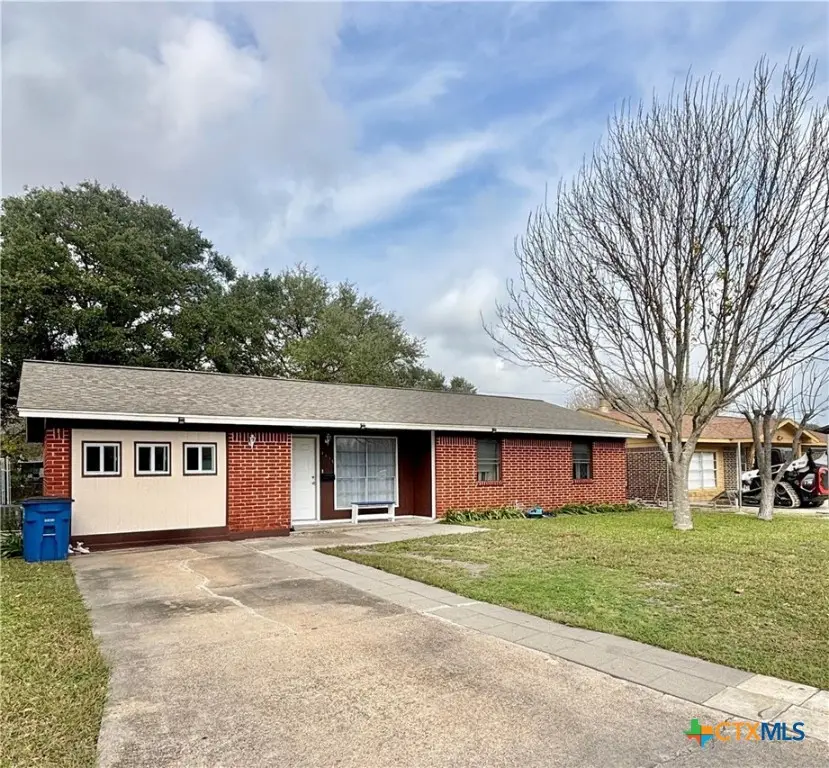 1615 Meadowview Drive, Port Lavaca, TX 77979 - Image #1