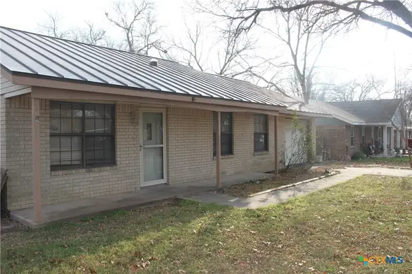 1504 Lakeview Drive, Lockhart, TX 78644